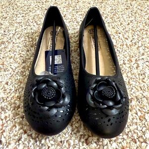 ‼️Cute Black Floral Women's flats‼️